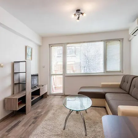 Cozy Near Grand Mall *