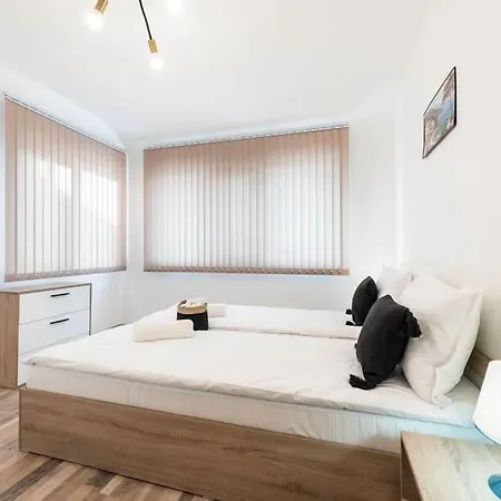 Cozy Near Grand Mall 公寓 *