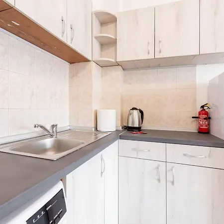 Cozy Near Grand Mall * Varna